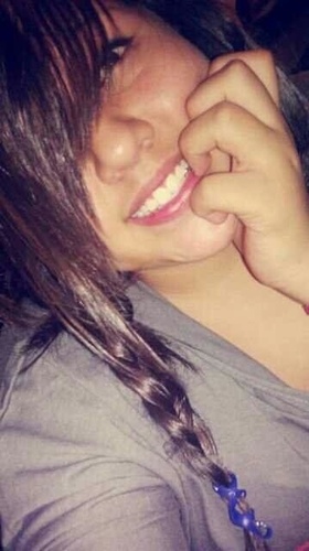 Melaniee c: Srry am to Dope to discrivee muhh Self ;D But....follow nd ill follow back ♥♥