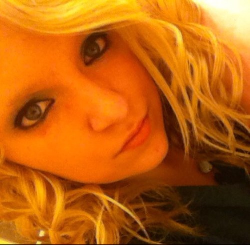 MusicluvsMe418's profile picture. my name is katie, i'm really outgoing& i love people. i'm pretty easy to get along with- just stay off my bad side :P
follow mee& i'll follow back 3