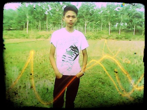 PriantoW's profile picture. always happy....