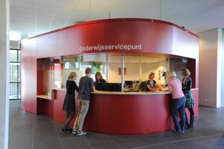 Het Onderwijsservicepunt (OSP) van het LUMC is het frontoffice van de verschillende onderwijsonderdelen van het Directoraat Onderwijs en Opleidingen (DOO).