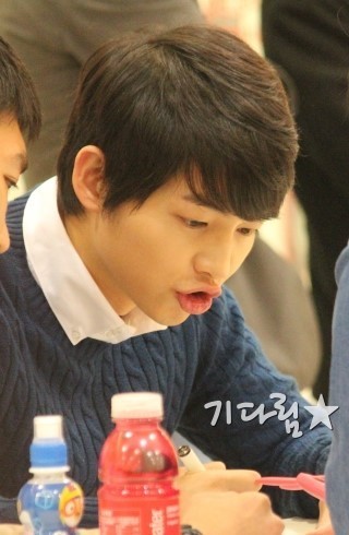 SongJK_pbot's profile picture. 