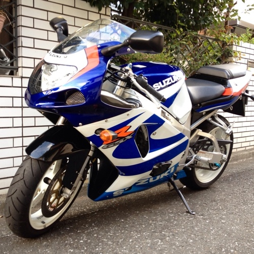 クルマ/バイクが好きです。 アラフィフ世代。草野球チーム所属→してました、入部希望！ルールも分からず始めたんで、まだまだなのですが…。剣道も少々…。 同じような趣味・嗜好の方々と情報交換などできれば、特に野球・バイク…。よろしくお願いします。