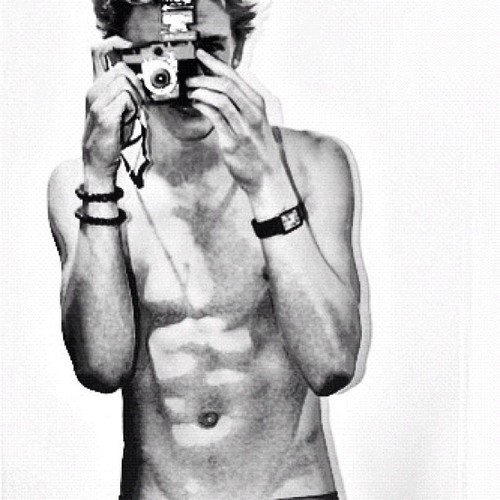 NEW ACCOUNT FOLLOW AT @ClassyAngels
Cody followed: 10/27/11 ♥