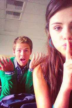#TeamSelenatorForever hey my name's Alison i'm Selenator 4ever since 2007 WeLoveUGomez