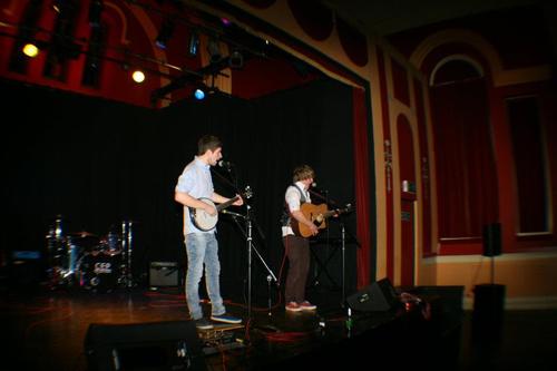 uk_redwood's profile picture. Alt/Folk Rock band from Essex: Like our Facebook page and stay tuned so you can catch up on our news and gigs
U98MLG78