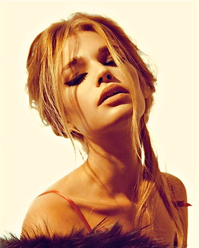 Lover of makeup. Especially Mac! Tweets regarding Mac makeup :)
