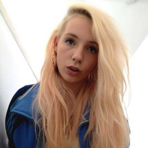 Hey im Ruby and Mayday parade, escape the fate and oreo milkshakes are some of my favourite things xo