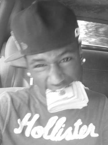 ayoswizzle's profile picture. ! team #FuckYouPayMe #GetMoney #Swagg #BSC;#brosoverhoes