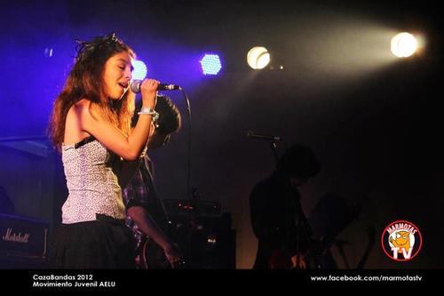 Estudiante de derecho ,amante de la musica y la cultura japonesa 

jpop singer 
follow me on youtube : http://t.co/bZ0OJTDS