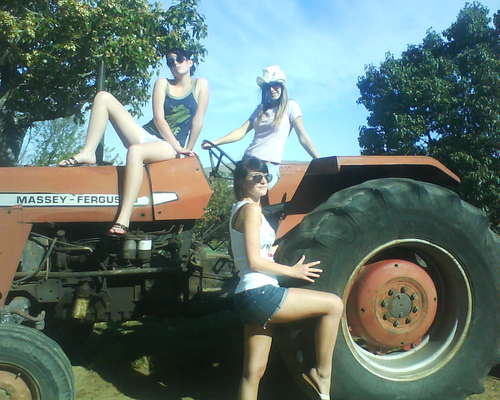 BabiDonkEy's profile picture. Is a shopaholic, lazaholic, eataholic, alcoholic but mostly a loveacolic!