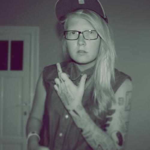 MoniCzapi's profile picture. I live for fun and i love it 
#Peace