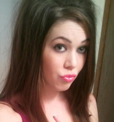 im a model and i go to skool i love to party and im a proud mama to my pit bull coco