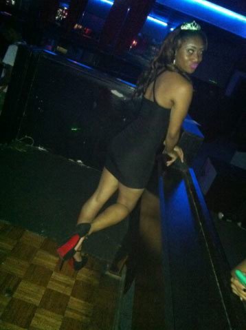 Fuck A Bio My Tweets Explain It All Im #BisexualTeam SINGLLLLLLEEEEEEEEE !!!!!!!!!!!!!