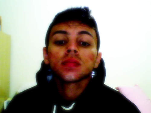 Um genio, Bilionario, Playboy, Filantropo ;)

http://t.co/Jr3zpEcqOx