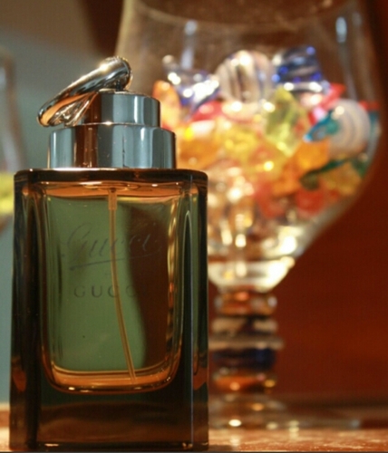 selling of defect bottle original branded perfume AND also branded perfume original from Dubai