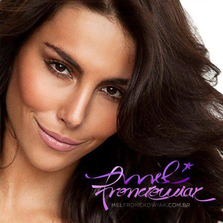 @melfronckowiak Você é linda demais, continue assim, simpática, meiga, enfim, tudo que você é ! Te amamos muito Mel. ♥