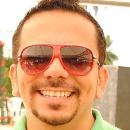 Jornalista apaixonado, linguista curioso e um cara que procura tornar a vida e o mundo um pouco melhores
