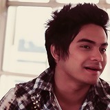 Voce provou pra mim que para ser anjo nao precisa ter asas... Seu sorriso é tudo pra mim EU TE AMO @kobarestart // E A @VicioRestart1 É MINHA FALOW??! u.u