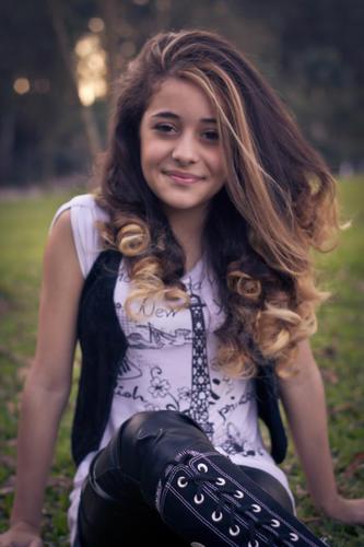Seguido e oficializado pela própria @Michely_Manuely, esse Fc é dedicado a ela declarando o quanto eu a amo !  Te amo mih ! Vc vai estar sempre aki --- s2 !