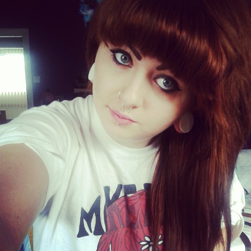 17 From Leeds :) Art student studying Fine Art. Ambitions are to be a tattooist and have my own buisness by the sea.