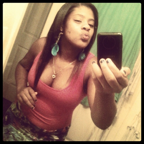 # Im Cool af Yo Im Chill IDGF Wat nobody Say cause Im real Like Dat Lol im Badd Af Yo! #TeamFatAsz #TeamThickAf4NoReason! Guess Wat Its Jasmine Biishh