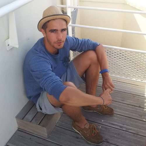 thomasduj's profile picture. Etudiant en com publicitaire #ISCOM / #19ans / #TeamApple