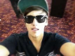 Janoskianator in Canada. Also a Directioner, Brat and Sheeranator.
This is my Janoskians account follow my 1D account @torontoluv1D