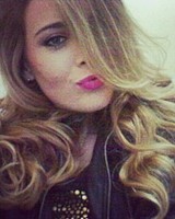 Thayse, minha loira, minha boneca, minha tudo. Estou aqui apenas por voce. @tata_estaniecki. Seguida no dia 3/09.