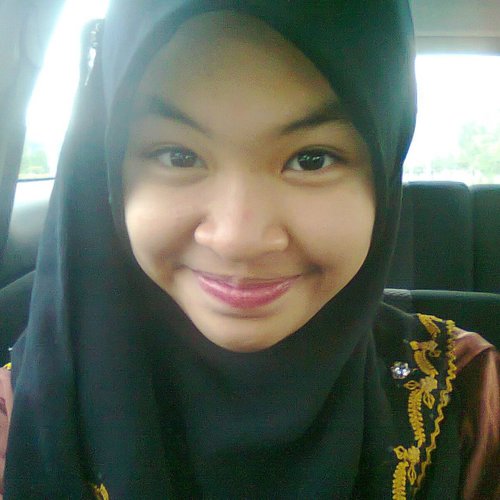 hello , my name is aisyah syamilah , im 13 years old , follow me , I  follow you back