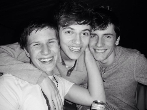 JimmmmyD's profile picture. I make those youtube videos you want to watch but havent found yet

#TeamFollowBack