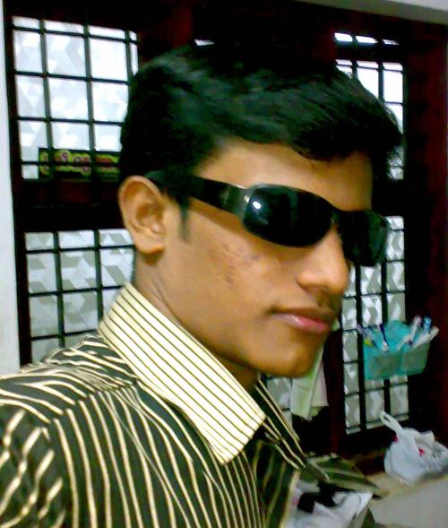 കോഴിക്കോട് ജെ ഡി ടി പോളയില്   പഠിക്കുന്നു.