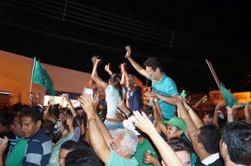 Para todos que votam em @sergiocado15 e @MarinaTrindade1 , o twitter do bacurau jovem é esse @Onda_Jovem , sigam e usem #Bacurau , e vamos pra vitória !