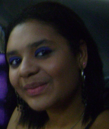 Thamirys, tenho 18 anos, fã de @nxzerooficial, amo balada, sou louca por chocolate (BRIGADEIRO). Amo fazer amizades e, me segue que eu te sigo    u-u  ;*