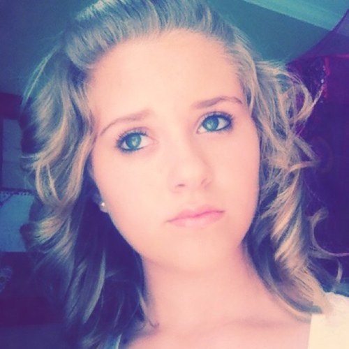 im 13, neon green, tennis, i love my friends and family!!(;