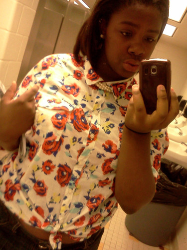 HAD TO MAKE A NEW TWITTER BECAUSE MY PASSWORD MESSING UP ON THE OLD ONE !