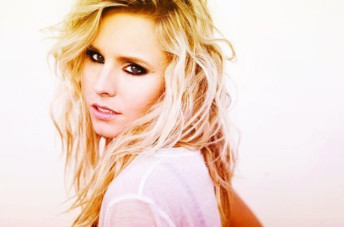 The names Mars, Veronica Mars. Don't keep secrets, I find them all out eventually. I'll protect my friends no matter what. (Single/RP)