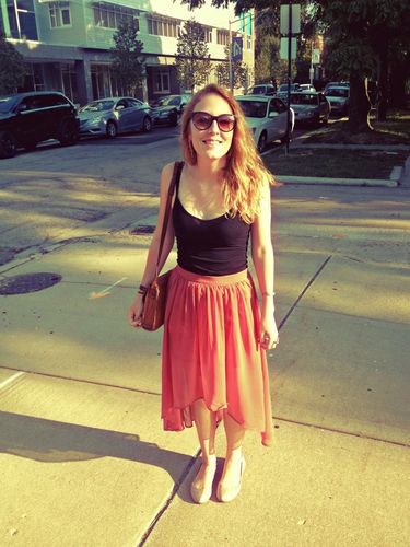 Jlevels165's profile picture. 20, journalism student, loves photography, books, and vintage things. This account isn't personal, it's for a reporting class I'm taking.