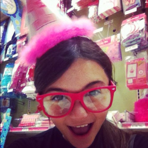 karliecotney's profile picture. I like flowers and nerdy things and cookies