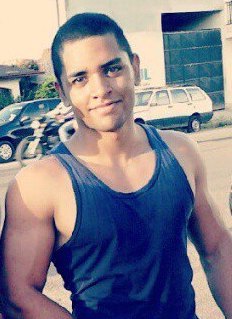Estudante de Administração nas horas vagas,18 anos,Flamenguista