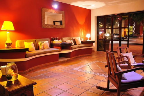 QuintoSolPlaya's profile picture. Hotel Boutique en la Quinta Avenida, corazón de Playa del Carmen, a dos pasos del mar. Construido alrededor de un hermoso árbol centenario.