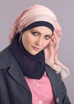 كنت شيعية وثم ربي هداني الى الصراط المستقيم وأعتنقت مذهب أهل السنة والجماعة، أكتب في السياسة وهدفي وطني