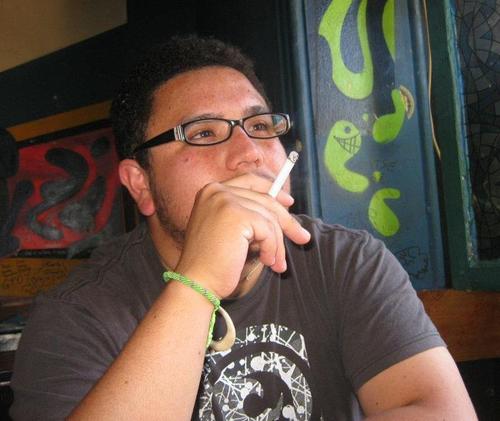 Estudiante de Derecho, socialista, con un pie en Chile y el otro en la tierra que me vio nacer Ecuador.