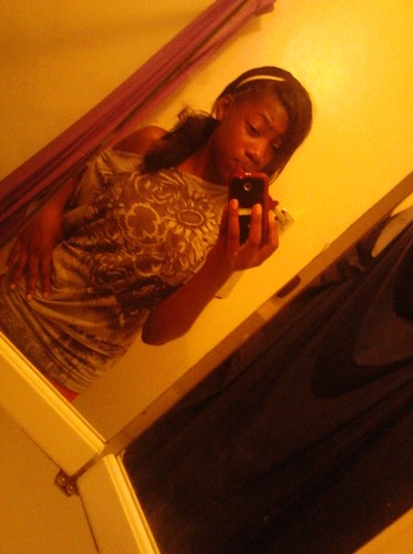 luv mindless behavior and lots of others i dont know and i luv to dance and sing follow me plz bye .
