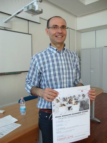 Social psychologist at the University of Calabria and expert in Internet and social media Psychology and Intercultural relations.
