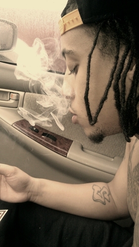 IMA YOUNG CALI NIGGA OUT HERE DOIN MY THANG.... I TATT, I CUTT HAIR,N I STAY WIT WAT U NEED...