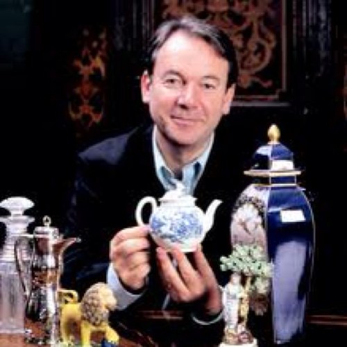 Antiques Valuer and TV Broadcaster / Journalist. 
Chairman of The Hoard Limited Ltd. 
Email ericknowles@scottishantiques.com