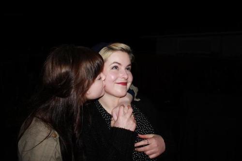 melaniesmithers's profile picture. 