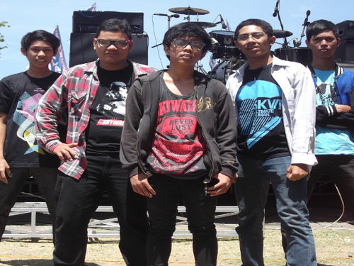 POWERPOP|for booking: 085647693369
@yosyREMRAN @fitraAqsa @satriaADTM @Bagas_DA @fahriafrzl
Check out our song http://t.co/5ncZbjFbGA