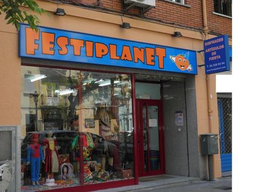 Disfraces, Complementos, Maquillaje, Menaje y Decoración de fiestas, Despedidas de solter@s, y mucho más.