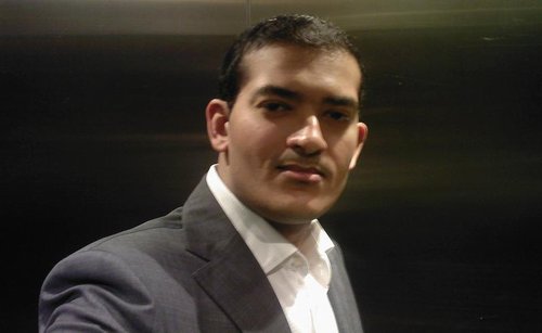 A Well-versed, Self-aware, Irrefutably dapper individual. Man of substance dishing out undiluted honesty.